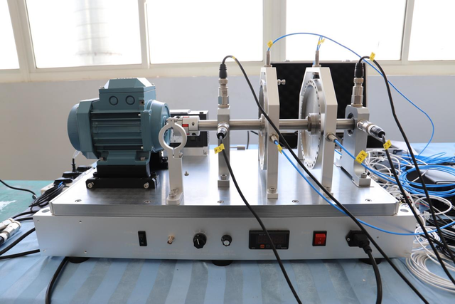 Dynamic Balancing Rotor Test Bench