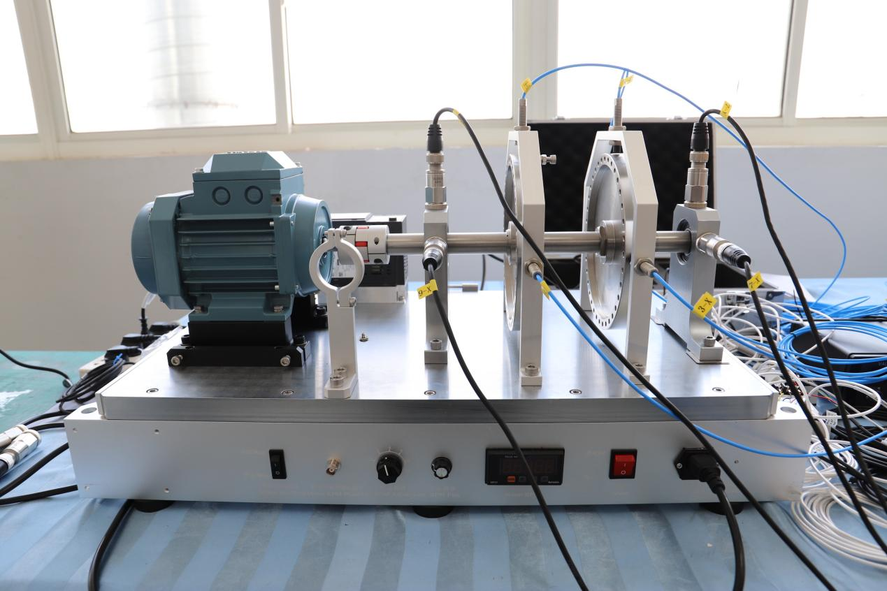 Dynamic Balancing Rotor Test Bench